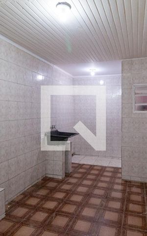 Casa para alugar com 45m², 1 quarto e sem vagaCozinha e área de serviço