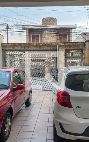 Casa para alugar com 150m², 3 quartos e 4 vagas Casa para alugar com 150m², 3 quartos e 4 vagasGaragem