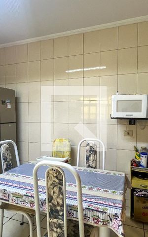 Casa para alugar com 150m², 3 quartos e 4 vagas Casa para alugar com 150m², 3 quartos e 4 vagasCozinha