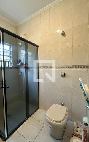 Casa para alugar com 150m², 3 quartos e 4 vagas Casa para alugar com 150m², 3 quartos e 4 vagasBanheiro da Suíte