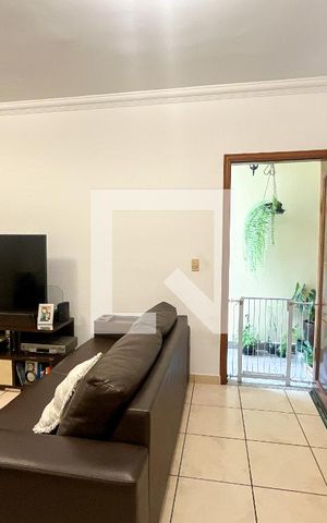 Casa para alugar com 150m², 3 quartos e 4 vagas Casa para alugar com 150m², 3 quartos e 4 vagasSala