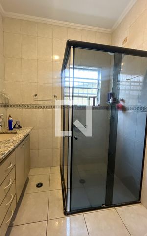 Casa para alugar com 150m², 3 quartos e 4 vagas Casa para alugar com 150m², 3 quartos e 4 vagasBanheiro da Suíte