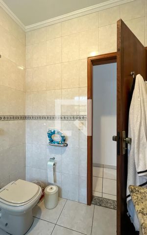 Casa para alugar com 150m², 3 quartos e 4 vagas Casa para alugar com 150m², 3 quartos e 4 vagasBanheiro da Suíte