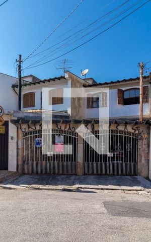 Casa à venda com 205m², 3 quartos e 2 vagasFachada