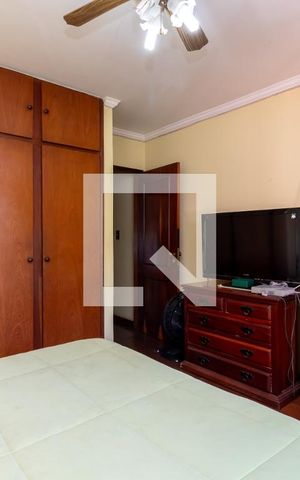 Casa à venda com 205m², 3 quartos e 2 vagasSuíte