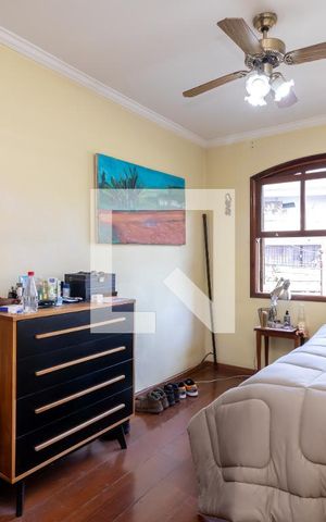 Casa à venda com 205m², 3 quartos e 2 vagasQuarto 2