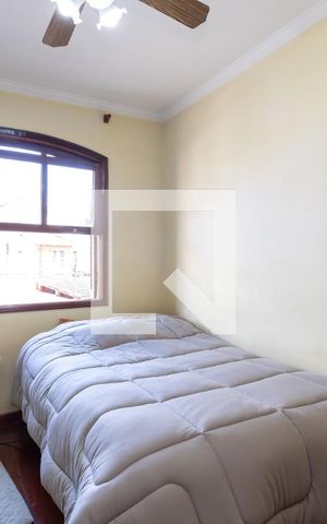 Casa à venda com 205m², 3 quartos e 2 vagasQuarto 2