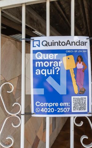 Casa à venda com 205m², 3 quartos e 2 vagasFachada + Plaquinha
