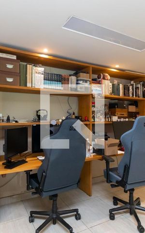 Casa à venda com 205m², 3 quartos e 2 vagasEscritório