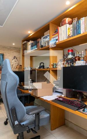 Casa à venda com 205m², 3 quartos e 2 vagasEscritório