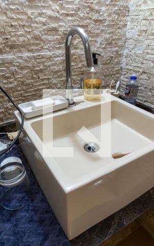Casa à venda com 205m², 3 quartos e 2 vagasBanheiro 3
