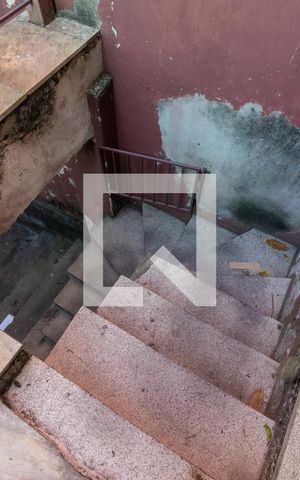 Casa à venda com 205m², 3 quartos e 2 vagasChurrasqueira - Escada