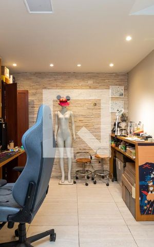 Casa à venda com 205m², 3 quartos e 2 vagasEscritório