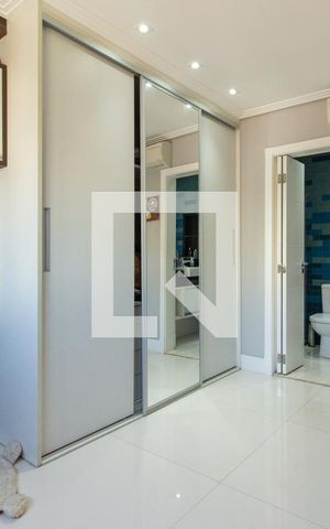 Casa de condomínio à venda com 464m², 4 quartos e 4 vagas Casa de condomínio à venda com 464m², 4 quartos e 4 vagasSuíte 2