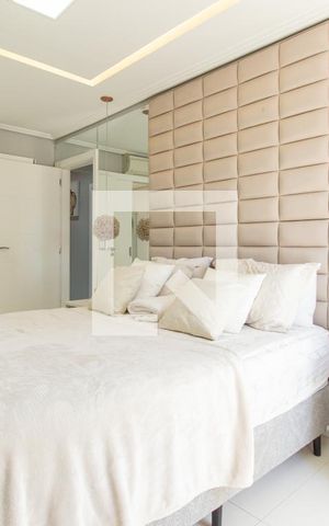Casa de condomínio à venda com 464m², 4 quartos e 4 vagas Casa de condomínio à venda com 464m², 4 quartos e 4 vagasSuíte 1