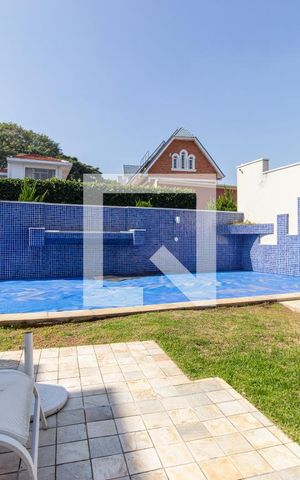 Casa de condomínio à venda com 464m², 4 quartos e 4 vagas Casa de condomínio à venda com 464m², 4 quartos e 4 vagasÁrea comum - Piscina (Aquecida)