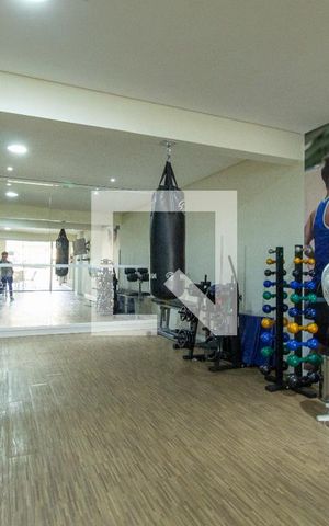 Casa de condomínio à venda com 464m², 4 quartos e 4 vagas Casa de condomínio à venda com 464m², 4 quartos e 4 vagasÁrea comum - Academia