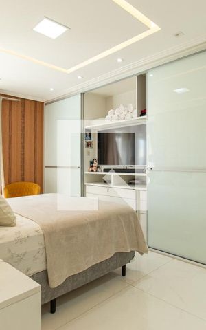 Casa de condomínio à venda com 464m², 4 quartos e 4 vagas Casa de condomínio à venda com 464m², 4 quartos e 4 vagasSuíte 1