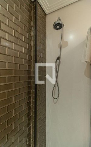 Casa de condomínio à venda com 464m², 4 quartos e 4 vagas Casa de condomínio à venda com 464m², 4 quartos e 4 vagasBanheiro