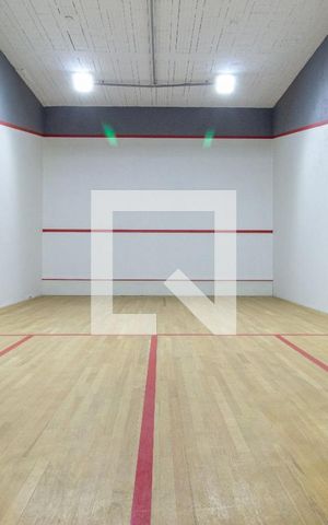 Casa de condomínio à venda com 464m², 4 quartos e 4 vagas Casa de condomínio à venda com 464m², 4 quartos e 4 vagasÁrea comum - Quadra de Squash