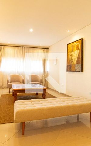 Casa de condomínio à venda com 464m², 4 quartos e 4 vagas Casa de condomínio à venda com 464m², 4 quartos e 4 vagasÁrea comum - Salão de festas