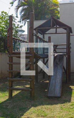 Casa de condomínio à venda com 464m², 4 quartos e 4 vagas Casa de condomínio à venda com 464m², 4 quartos e 4 vagasÁrea comum - Playground