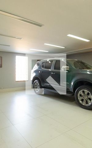 Casa de condomínio à venda com 464m², 4 quartos e 4 vagas Casa de condomínio à venda com 464m², 4 quartos e 4 vagasGaragem