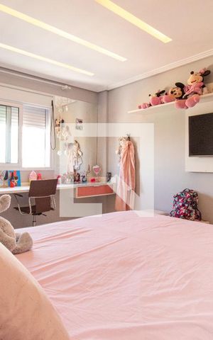 Casa de condomínio à venda com 464m², 4 quartos e 4 vagas Casa de condomínio à venda com 464m², 4 quartos e 4 vagasQuarto 2
