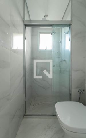 Apartamento à venda com 168m², 3 quartos e 3 vagas Apartamento à venda com 168m², 3 quartos e 3 vagasBanheiro da Suíte 1