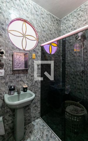Casa à venda com 360m², 3 quartos e 8 vagas Casa à venda com 360m², 3 quartos e 8 vagasBanheiro 2