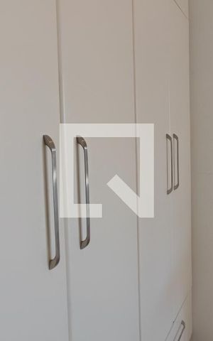 Casa de condomínio à venda com 360m², 5 quartos e 2 vagas Casa de condomínio à venda com 360m², 5 quartos e 2 vagasÁrea de Serviço