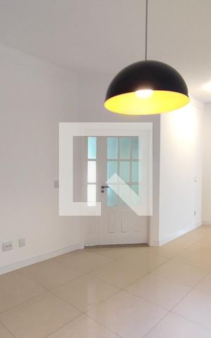 Casa de condomínio à venda com 360m², 5 quartos e 2 vagas Casa de condomínio à venda com 360m², 5 quartos e 2 vagasSala 2
