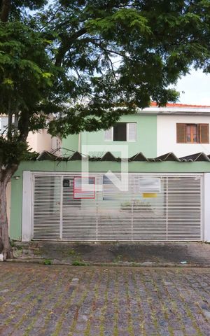 Casa à venda com 164m², 4 quartos e 4 vagasFachada