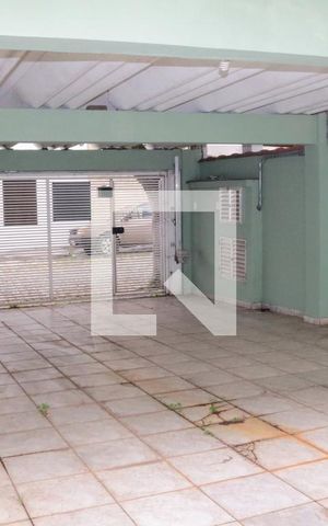 Casa à venda com 164m², 4 quartos e 4 vagasQuintal / Garagem para 4 carros