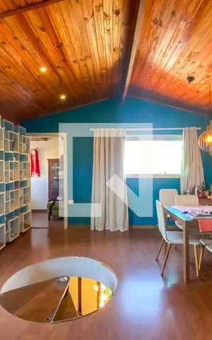 Casa à venda com 231m², 4 quartos e 3 vagas Casa à venda com 231m², 4 quartos e 3 vagasSala do Sótão