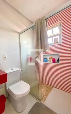 Casa à venda com 231m², 4 quartos e 3 vagas Casa à venda com 231m², 4 quartos e 3 vagasBanheiro da Suíte 2