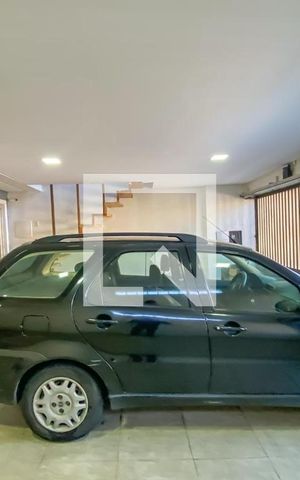 Casa à venda com 231m², 4 quartos e 3 vagas Casa à venda com 231m², 4 quartos e 3 vagasGaragem