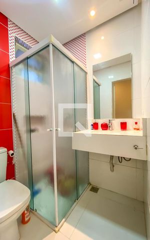 Casa à venda com 231m², 4 quartos e 3 vagas Casa à venda com 231m², 4 quartos e 3 vagasBanheiro da Suíte 3