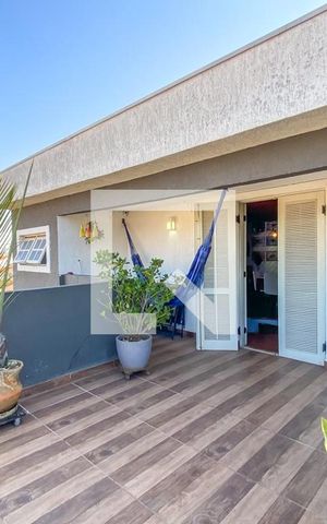 Casa à venda com 231m², 4 quartos e 3 vagas Casa à venda com 231m², 4 quartos e 3 vagasVaranda do Sótão