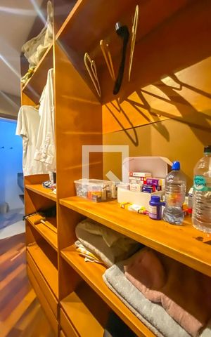 Casa à venda com 231m², 4 quartos e 3 vagas Casa à venda com 231m², 4 quartos e 3 vagasCloset da Suíte 1