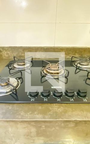 Casa à venda com 231m², 4 quartos e 3 vagas Casa à venda com 231m², 4 quartos e 3 vagasCozinha