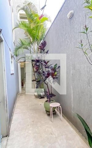 Casa à venda com 231m², 4 quartos e 3 vagas Casa à venda com 231m², 4 quartos e 3 vagasCorredor Lateral