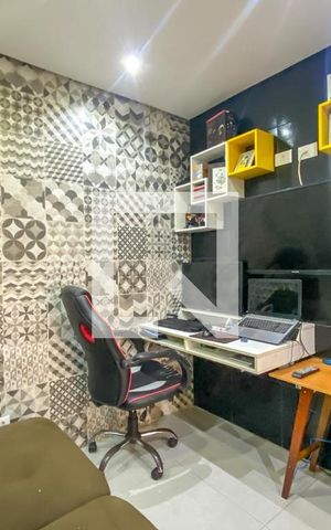 Casa à venda com 231m², 4 quartos e 3 vagas Casa à venda com 231m², 4 quartos e 3 vagasEscritório