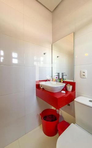 Casa à venda com 231m², 4 quartos e 3 vagas Casa à venda com 231m², 4 quartos e 3 vagasBanheiro da Suíte 2