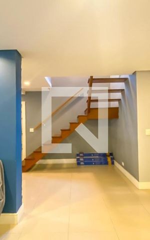 Casa à venda com 231m², 4 quartos e 3 vagas Casa à venda com 231m², 4 quartos e 3 vagasSala