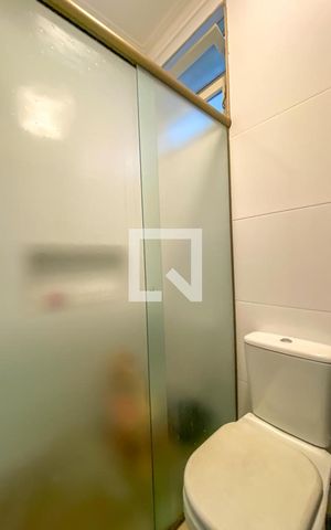 Casa à venda com 231m², 4 quartos e 3 vagas Casa à venda com 231m², 4 quartos e 3 vagasBanheiro de Serviço
