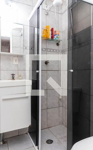 Apartamento à venda com 49m², 2 quartos e 1 vaga Apartamento à venda com 49m², 2 quartos e 1 vagaBanheiro
