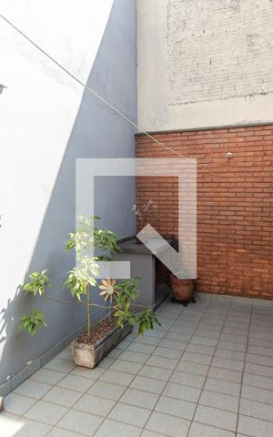 Casa à venda com 230m², 3 quartos e 2 vagas Casa à venda com 230m², 3 quartos e 2 vagasQuintal