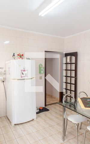 Casa à venda com 230m², 3 quartos e 2 vagas Casa à venda com 230m², 3 quartos e 2 vagasCozinha