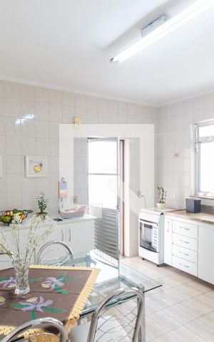 Casa à venda com 230m², 3 quartos e 2 vagas Casa à venda com 230m², 3 quartos e 2 vagasCozinha